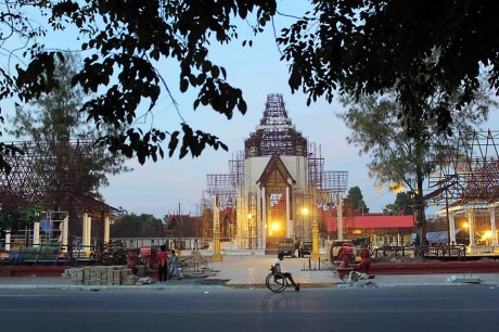 Sihanouk_crematorium-site-2012